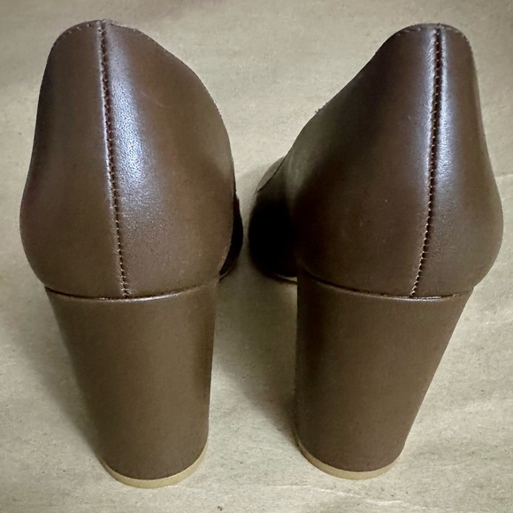 NEW - Stuart Weitzman Brown Leather Block Pump Heels Size 8.5 - Picture 5 of 10